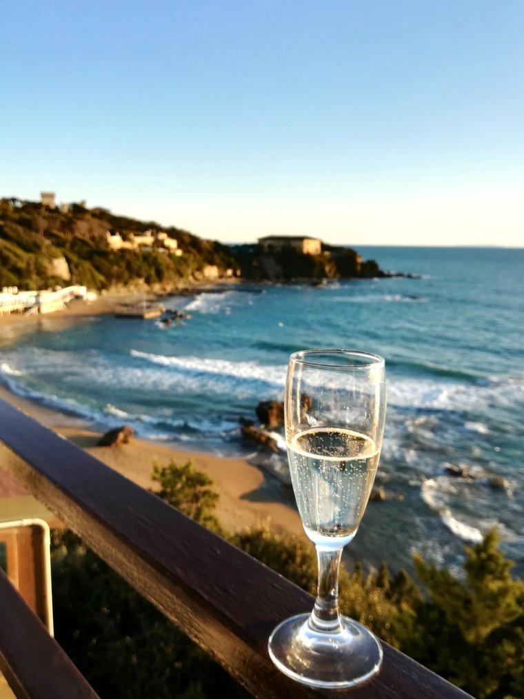 Вино и море