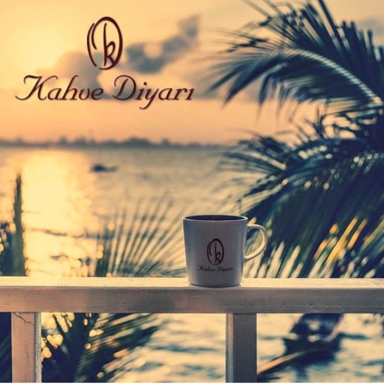 Утро на море с кофе