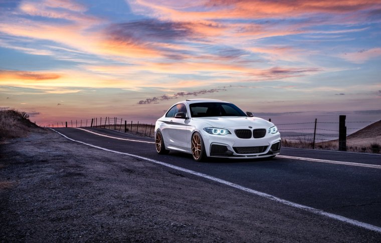 BMW m5 на закате