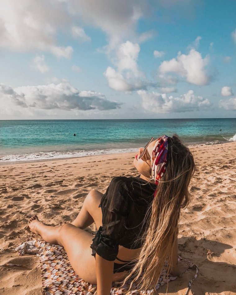 Селфи на море девушек