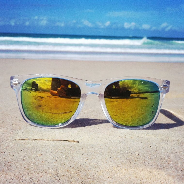 Солнечные очки море