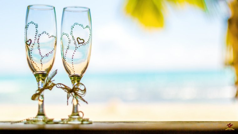 С днем свадьбы море