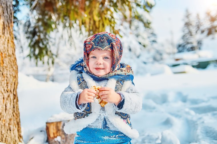 Дети на природе зимой