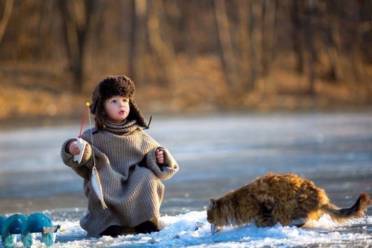 Дети на зимней рыбалке