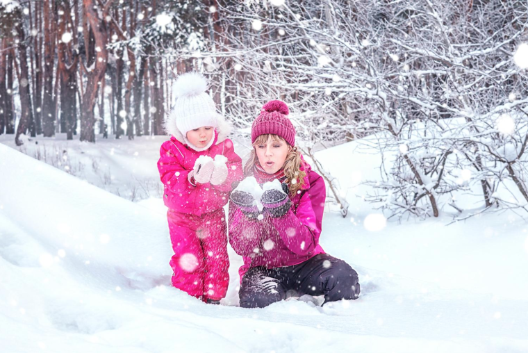 Фотосессия в зимнем лесу с ребенком