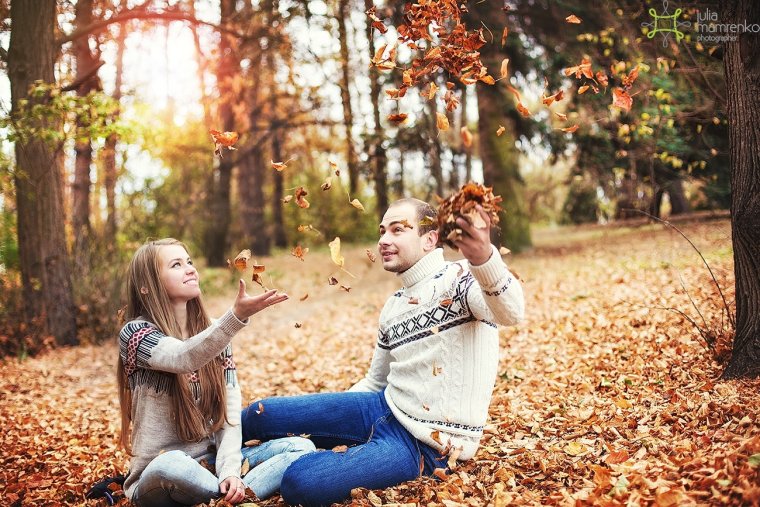 Лав стори фотосессия осенью