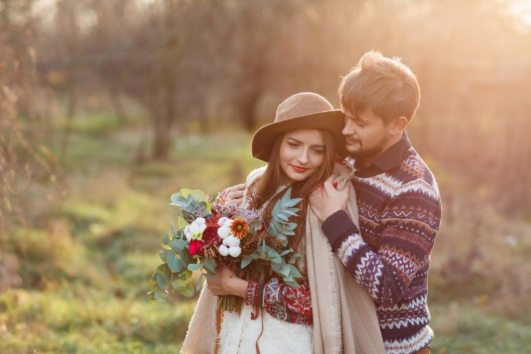 Hiking in autumn Flashcard