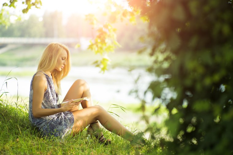 Радостная девушка