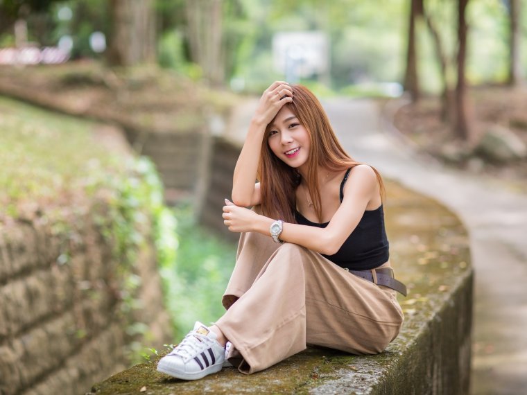 Девушка с фотоаппаратом