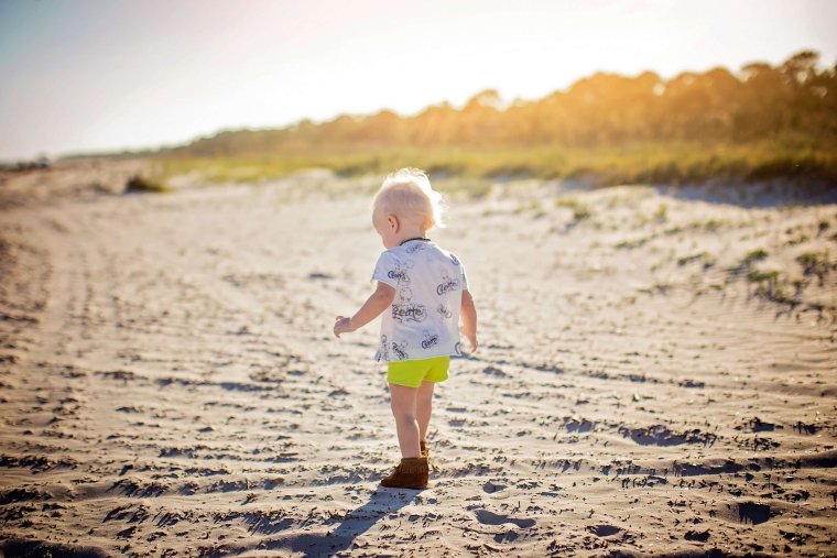 Обои для рабочего стола дети пляж