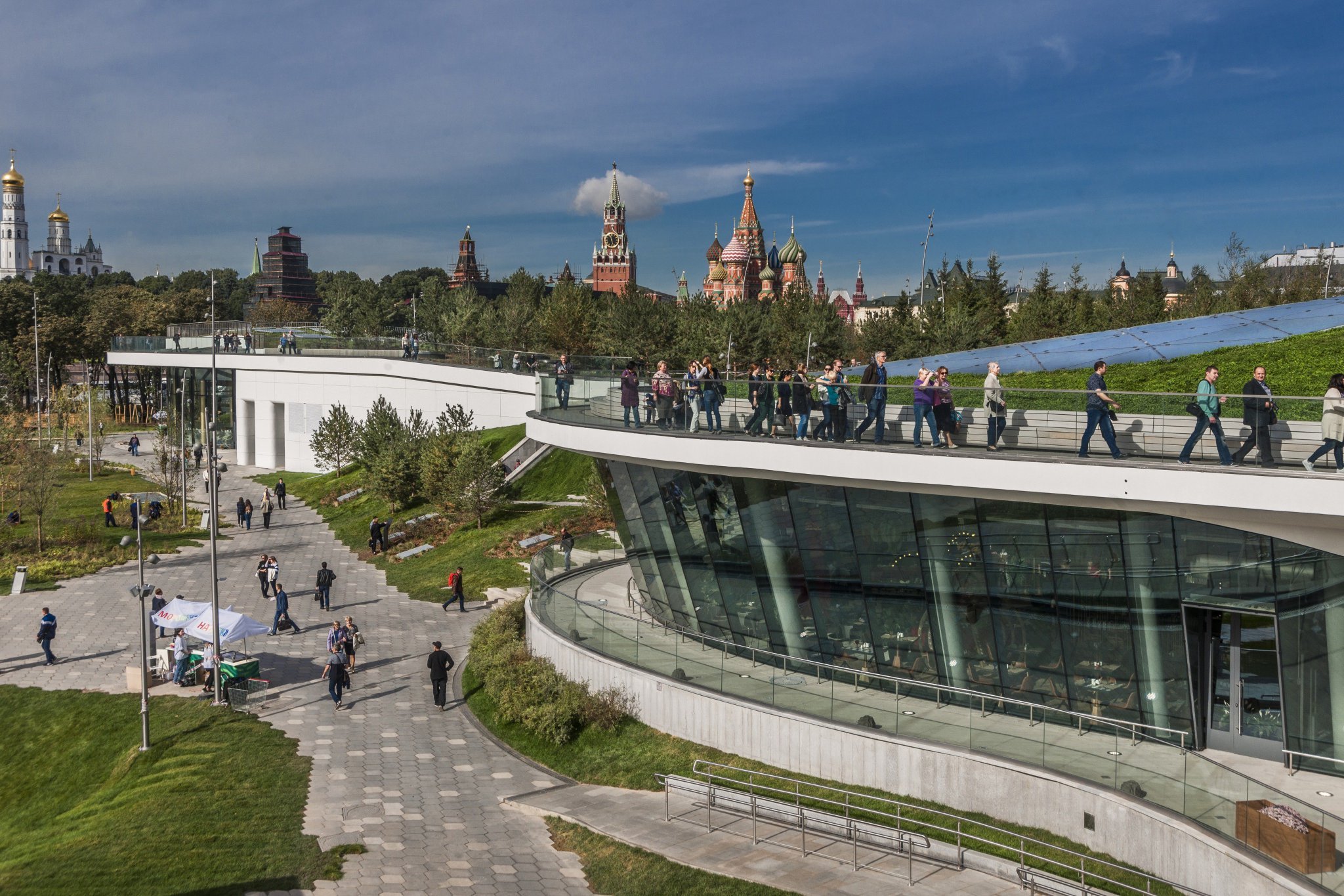 Где можно погулять весной. Парк Зарядье. Парк Зарядье в Москве. Кремль парк Зарядье. Парк возле красной площади Зарядье.