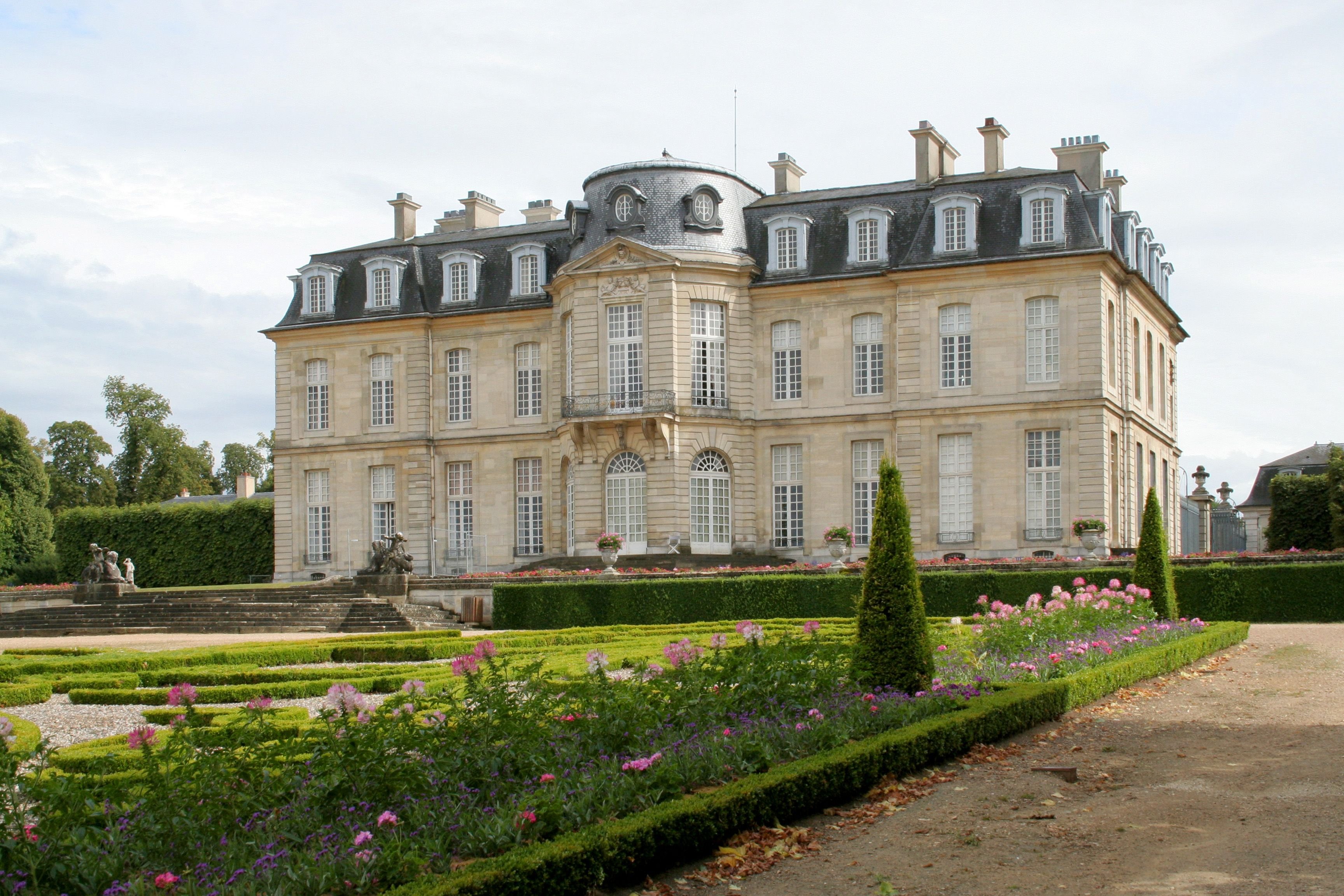 Жардан флери. Особняк Мон Флери во Франции. Шан-сюр-Марн (дворец). Замок Менар Франция. Усадьба Франция Шато.