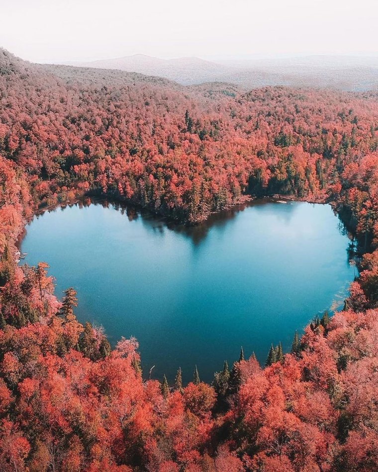 Озеро в форме сердца