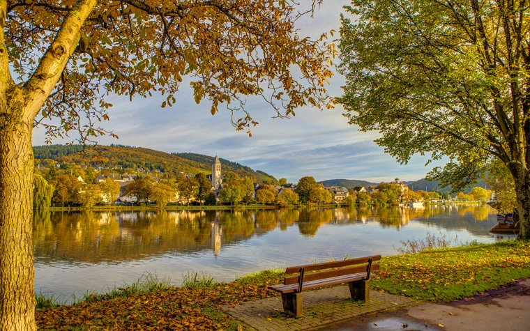 Вид на реку с берега