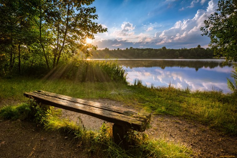 Пейзаж со скамейкой