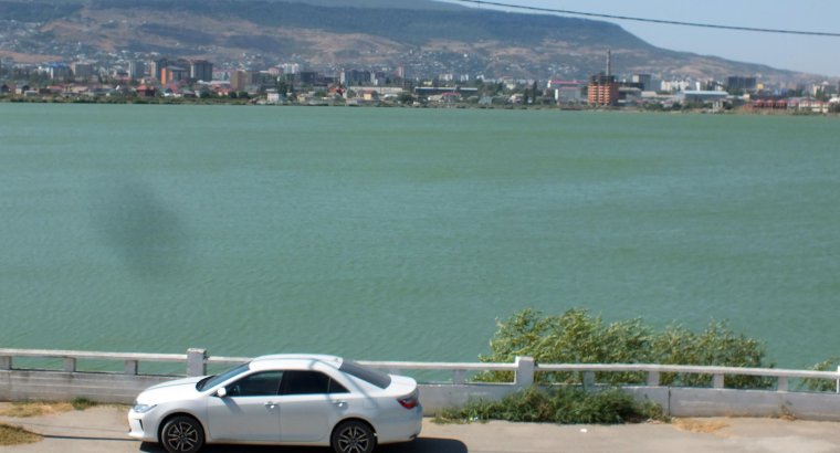 Берег озера АК-гель