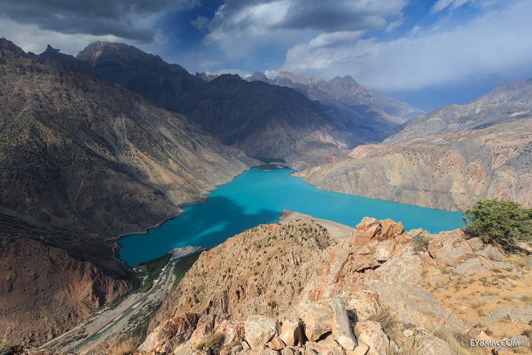 Озеро Искандеркуль