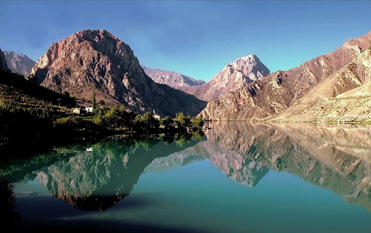 Змеиное озеро Искандеркуль