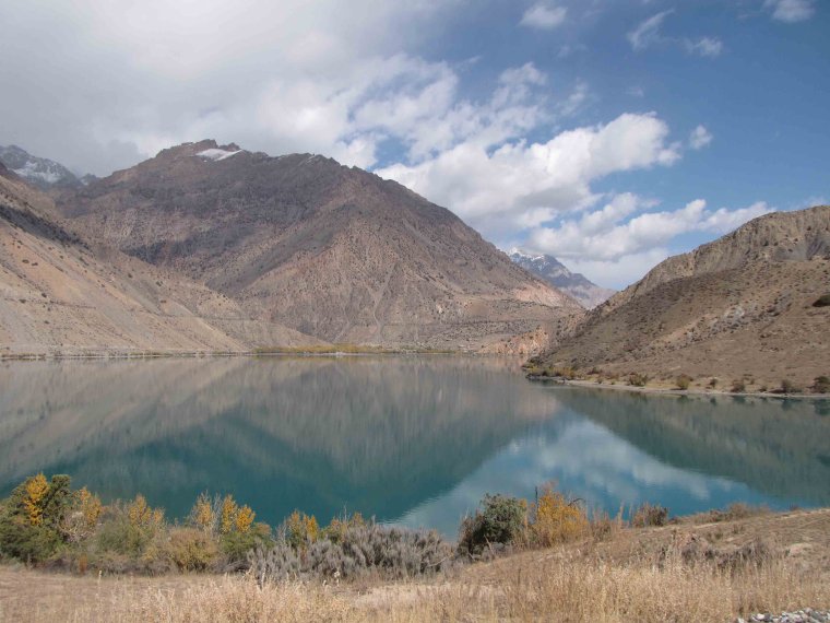 Памир озеро Искандеркуль