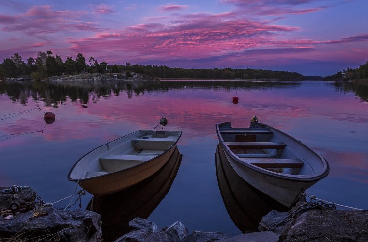 Красивая лодка