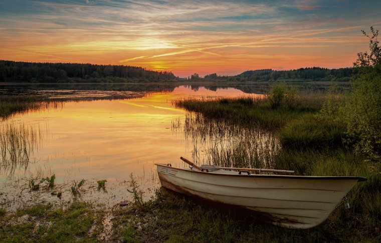 Три лодки у берега