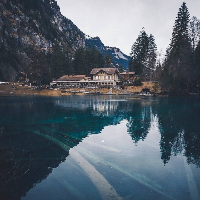 Озеро Blausee Швейцария