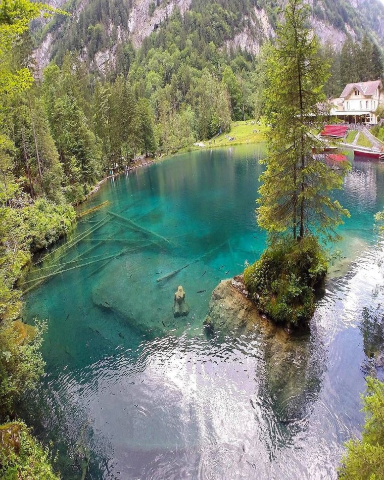 Озеро Blausee Швейцария