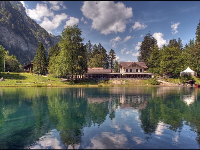 Озеро Блаузее Швейцария осень