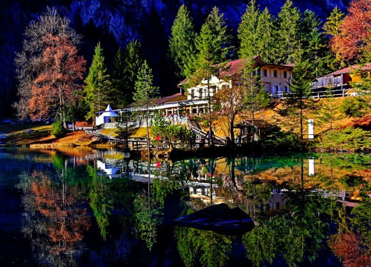 Озеро Блау Швейцария летом