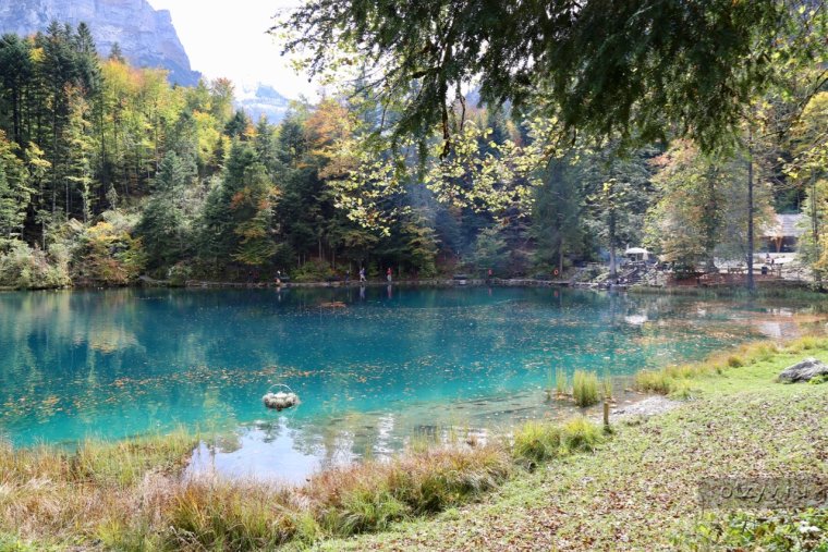 Озеро Блау Швейцария осень