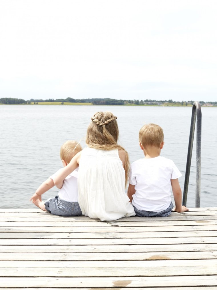 Детская фотосессия на озере