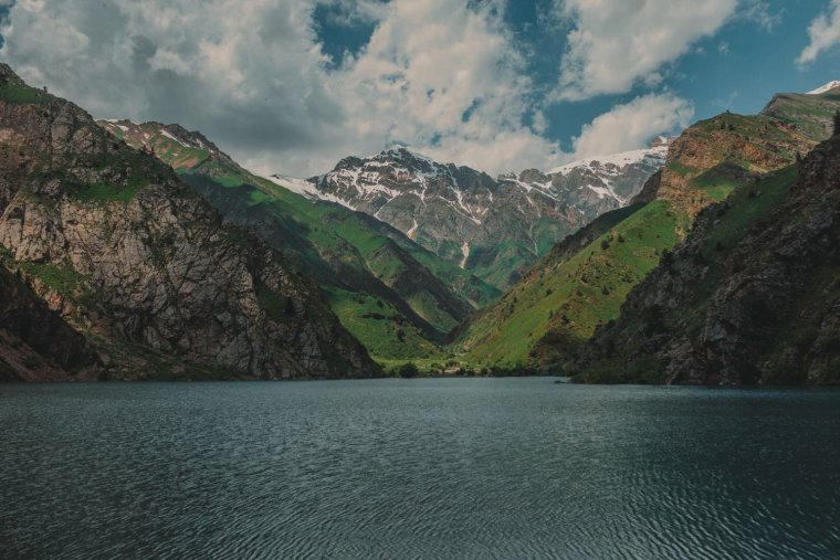 Урунгач нефритовое озеро в Узбекистане