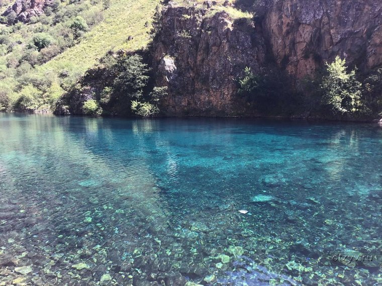 Нефритовое озеро Урунгач