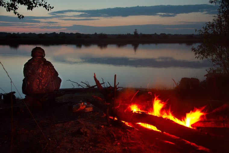 Рыбаки у костра