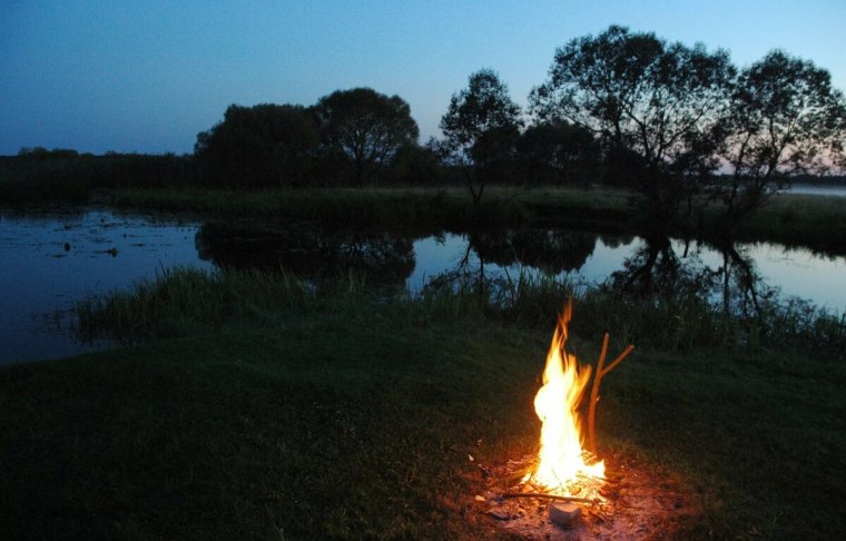 Костер ночью