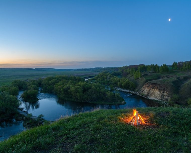 Природа речка костер