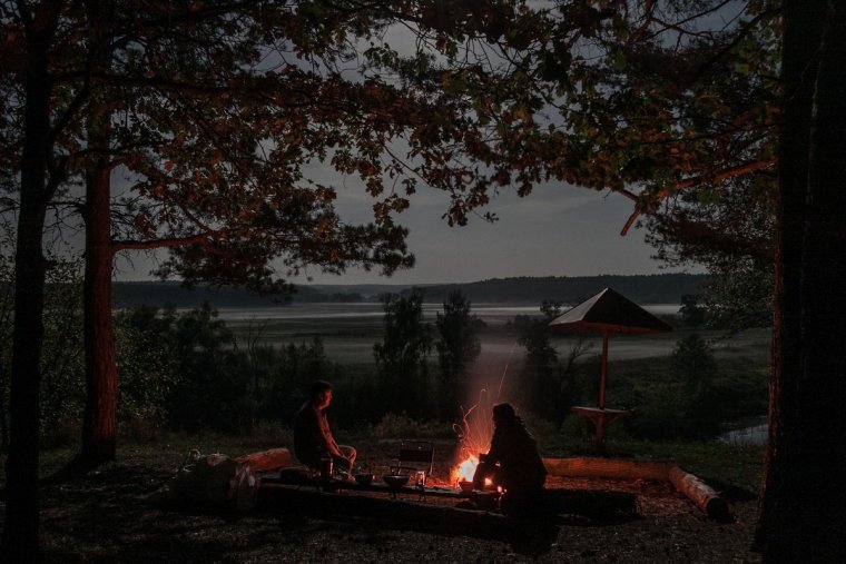 Вечер на природе у костра