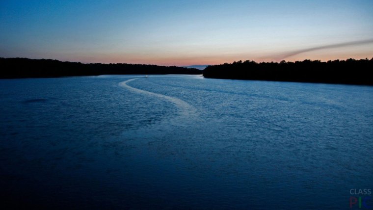 Остров веры на озере Тургояк