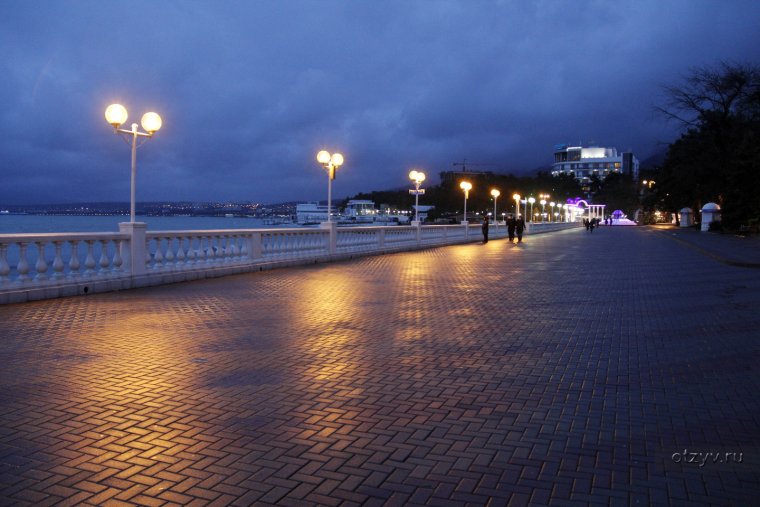 Сочи Навагинская вечером