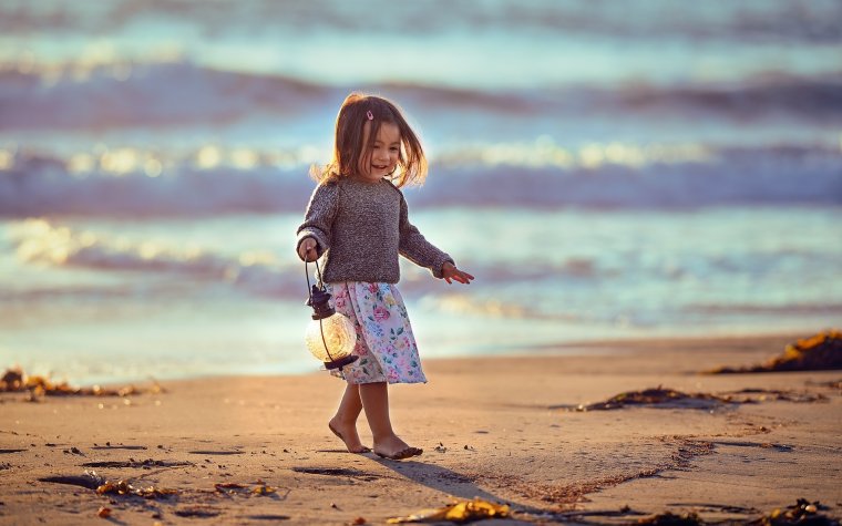 Девочка и море