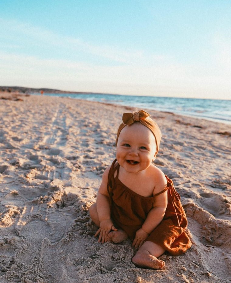 Дети на берегу моря