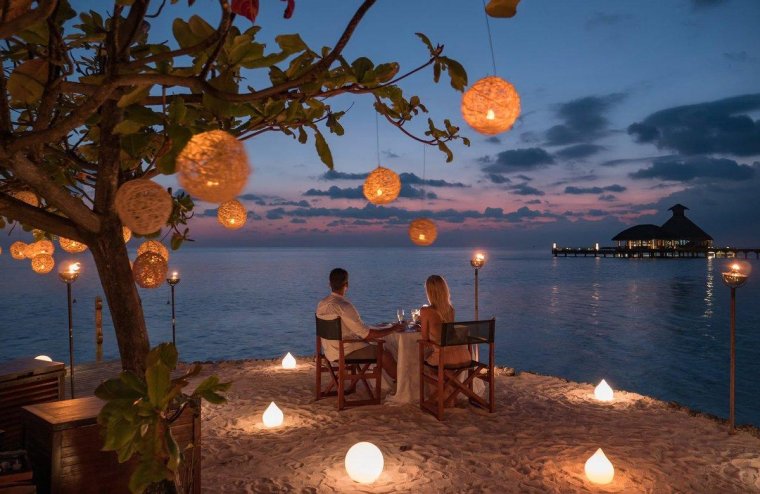 Ужин на берегу моря