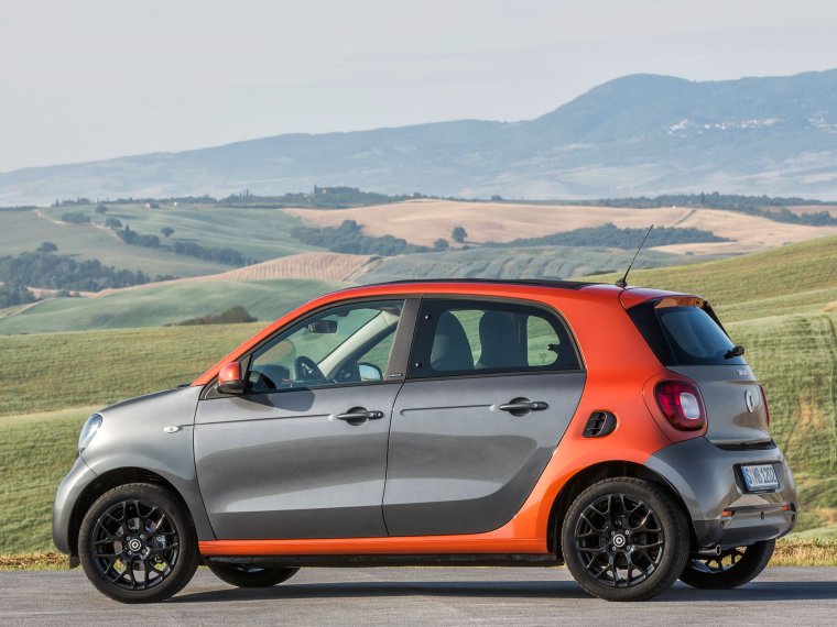 Машина Smart Forfour