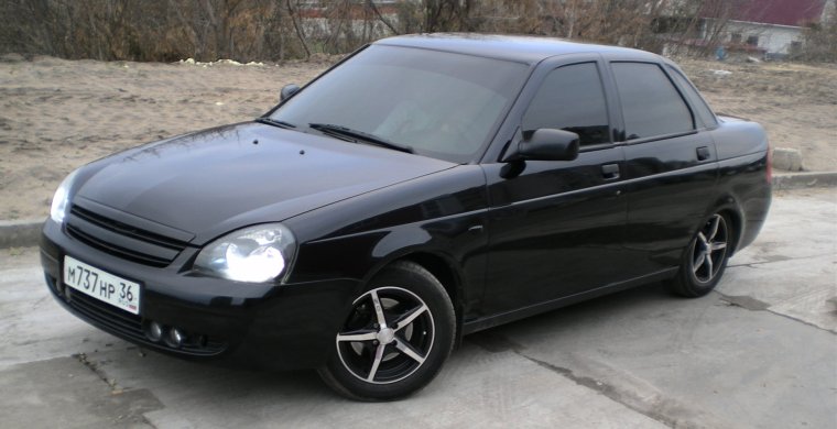 Lada Приора седан черная