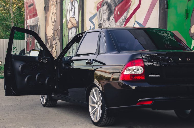 Приора 2 черная