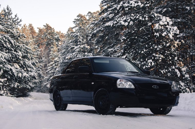 Lada Priora черная