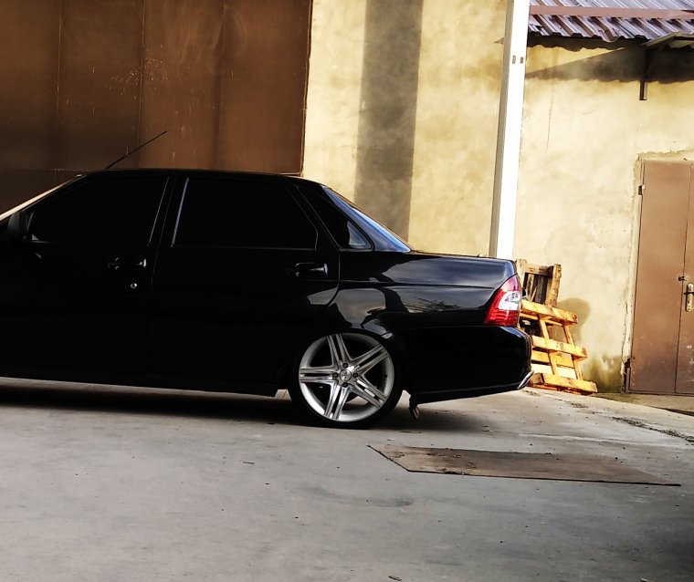 Приора 2 черная