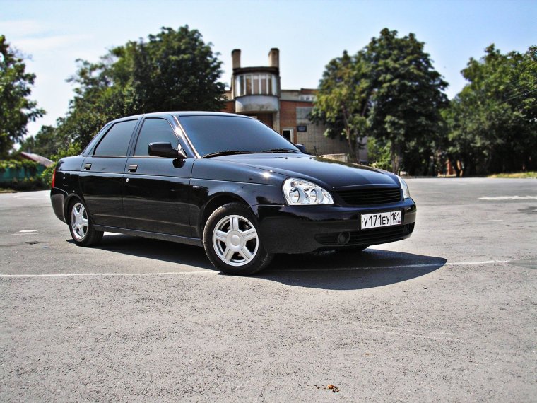 Лада Приора седан черная