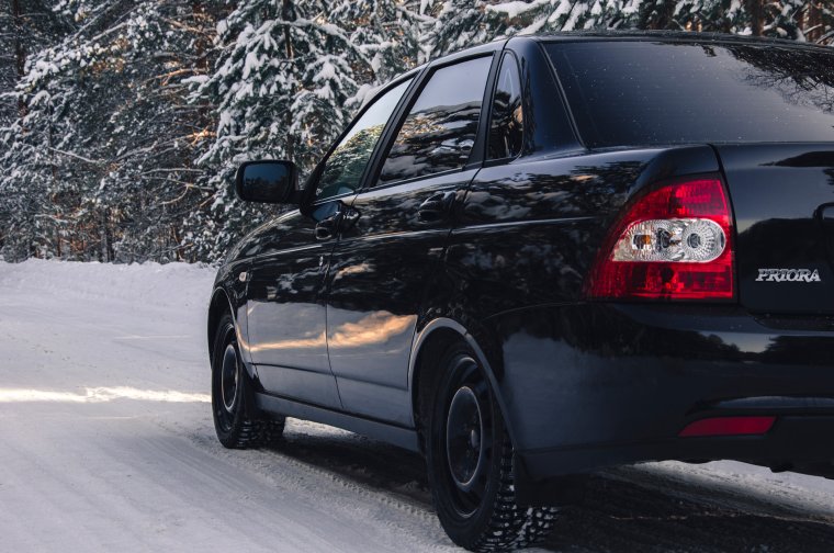 Лада Приора седан черная