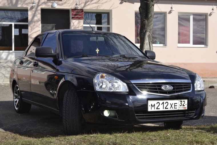 Лада Приора седан черная